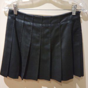 Trina Turk pleated black mini skirt